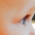 Cartilha alerta sobre glaucoma infantil, doença responsável por 5% dos casos de cegueira em crianças 