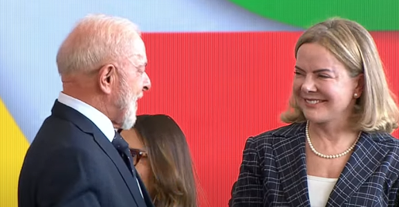 Gleisi defende Lula e repudia críticas a fala: “Não me intimidam“ | CNN Brasil