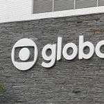 Globo surpreende e anuncia ex-meia Alex como novo comentarista