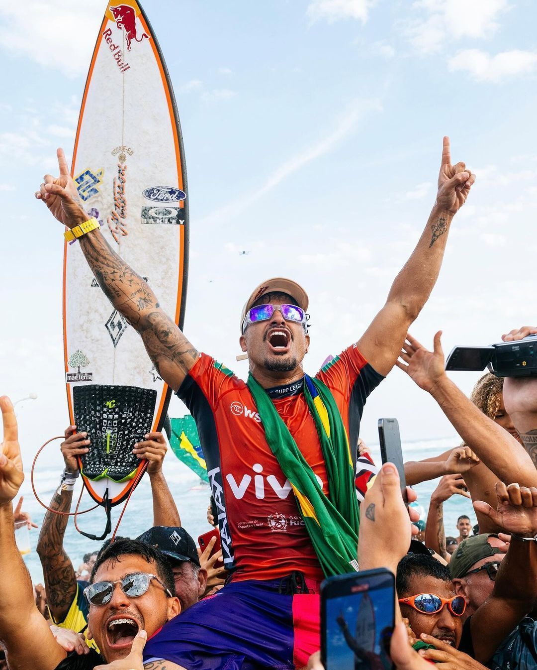 Ítalo Ferreira é campeão da etapa de Saquarema da WSL