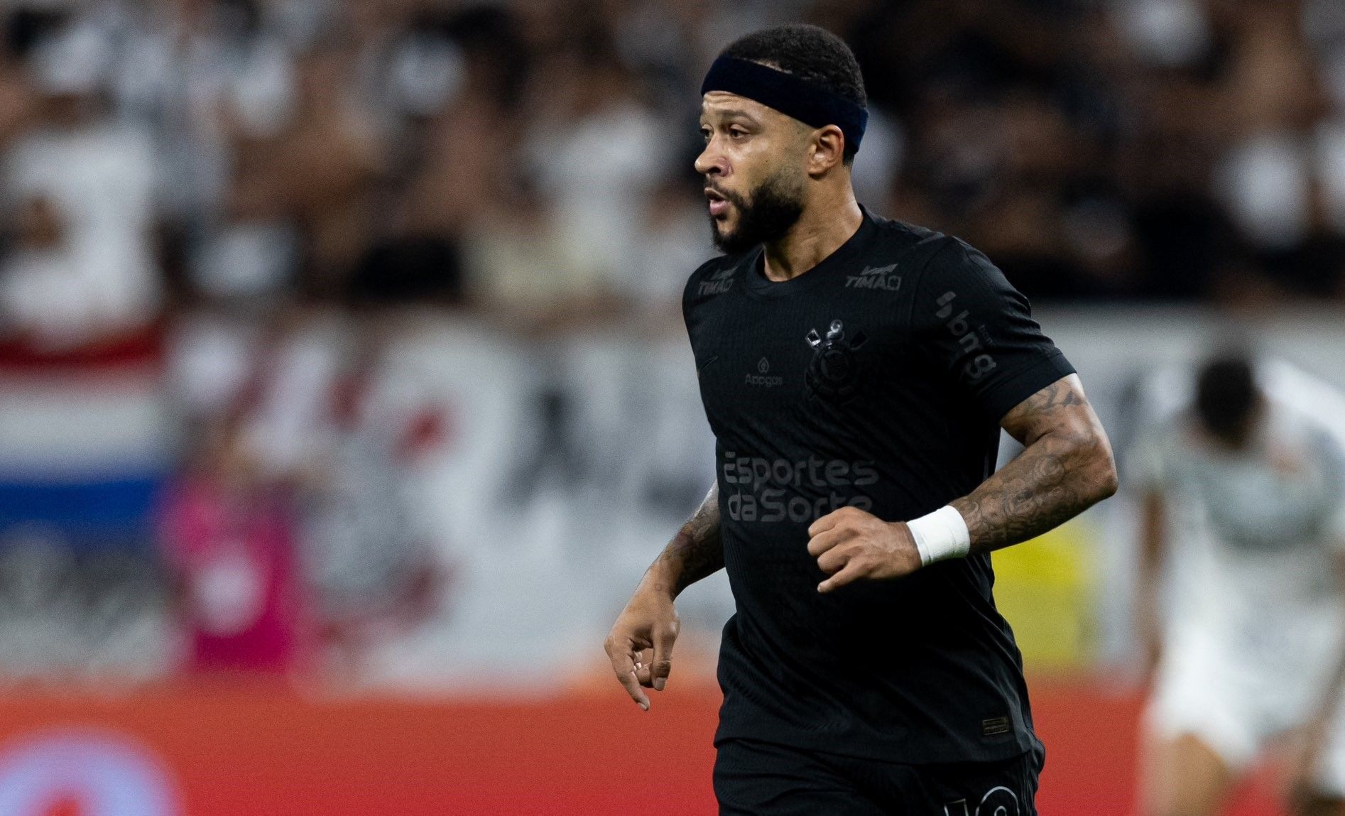 Corinthians: ídolo da Holanda avalia escolha de Memphis e elogia Brasileirão