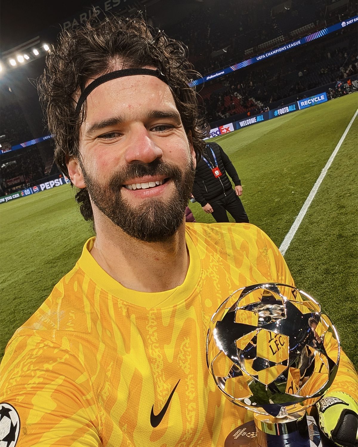 Inter vibra com atuação de gala de Alisson na Champions League: 'Orgulho'