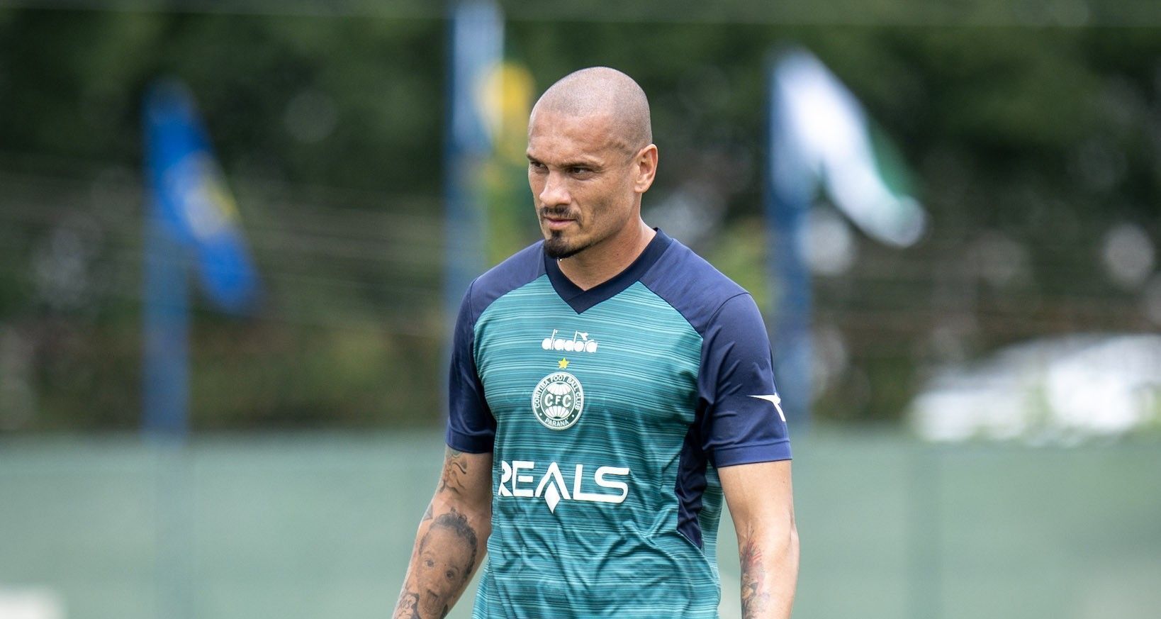 Ex-Cruzeiro promete foco do Coritiba no acesso à Série A do Brasileirão