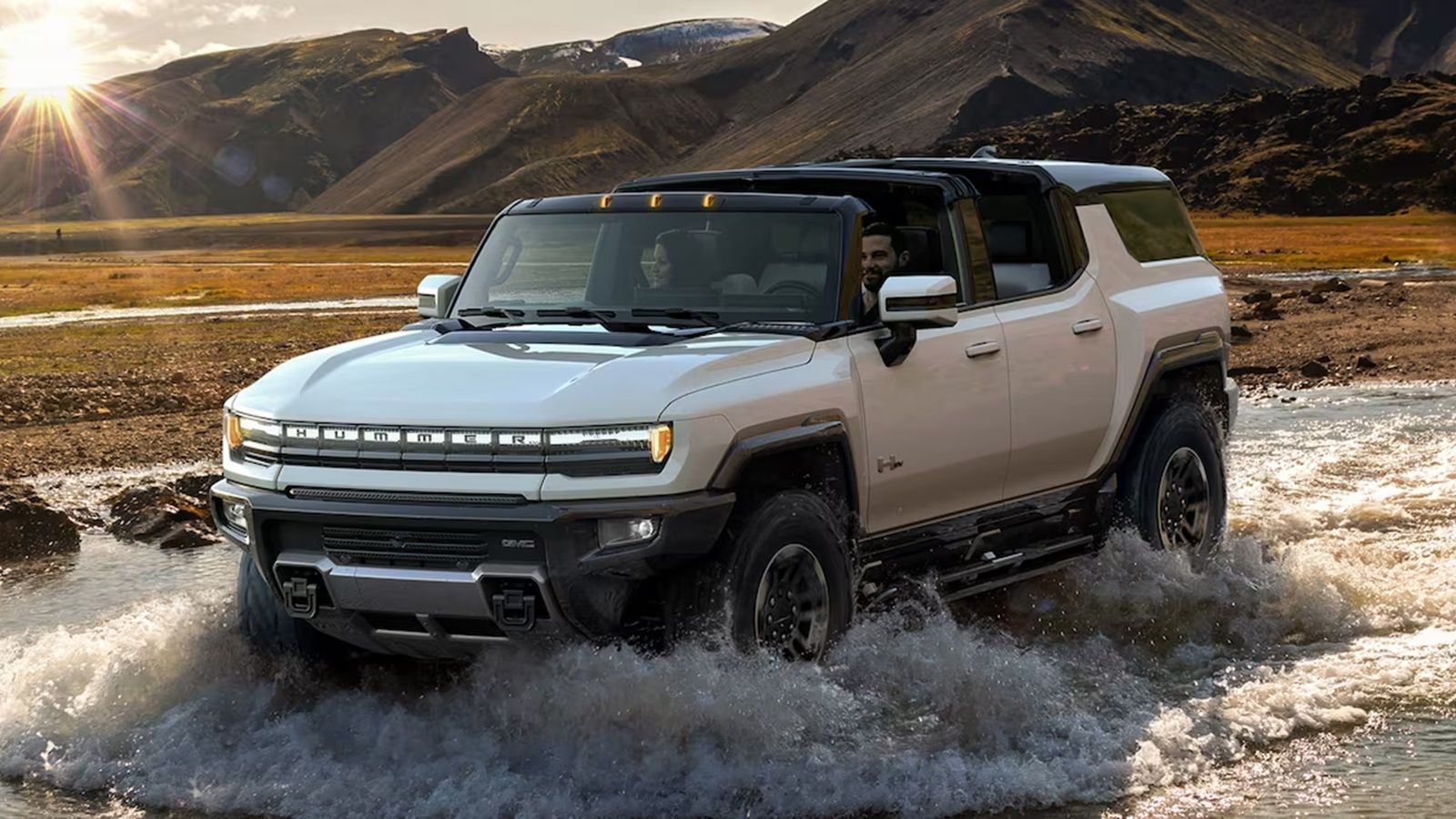 Último carro na lista dos mais vendidos, SUV elétrico custa quase R$ 2 milhões; conheça
