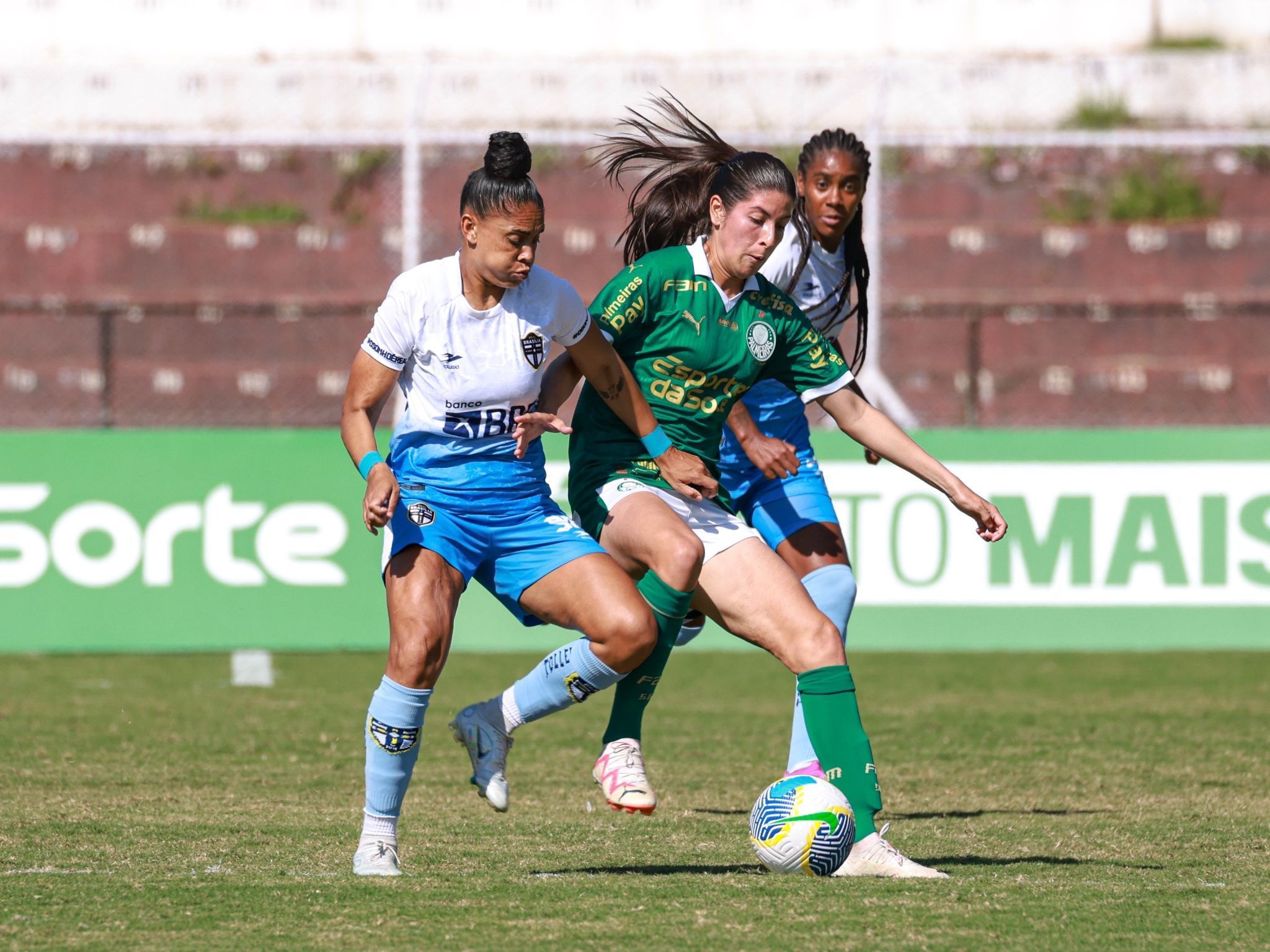 Palmeiras domina Real Brasília e volta a vencer no Brasileirão Feminino