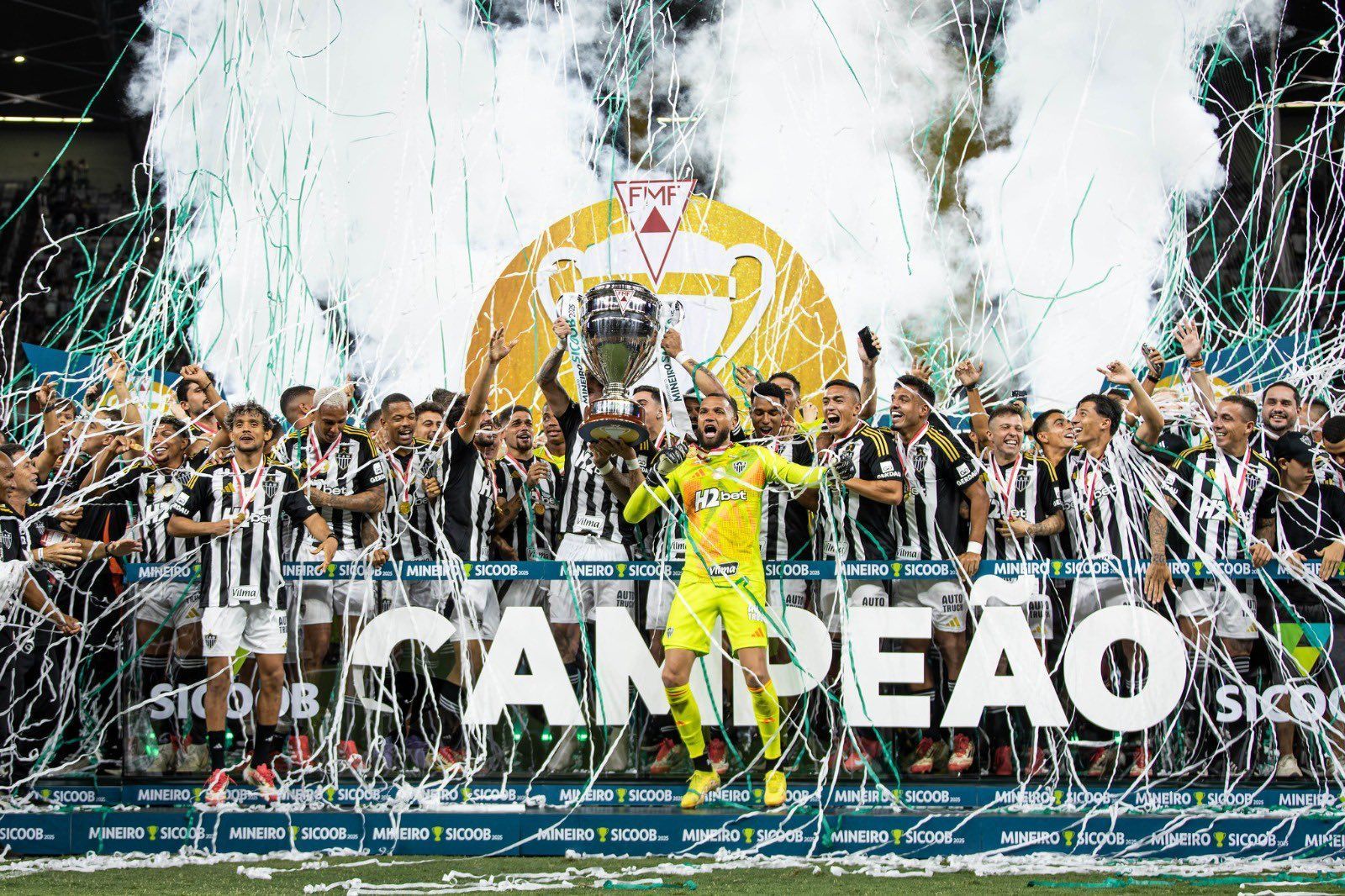Clube da Premier League parabeniza título do Atlético