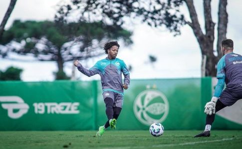 Ênio é titular do Juventude em 2025
