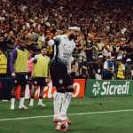 Denílson critica CBF, e Neymar reage: 'Futebol está cada vez mais chato'