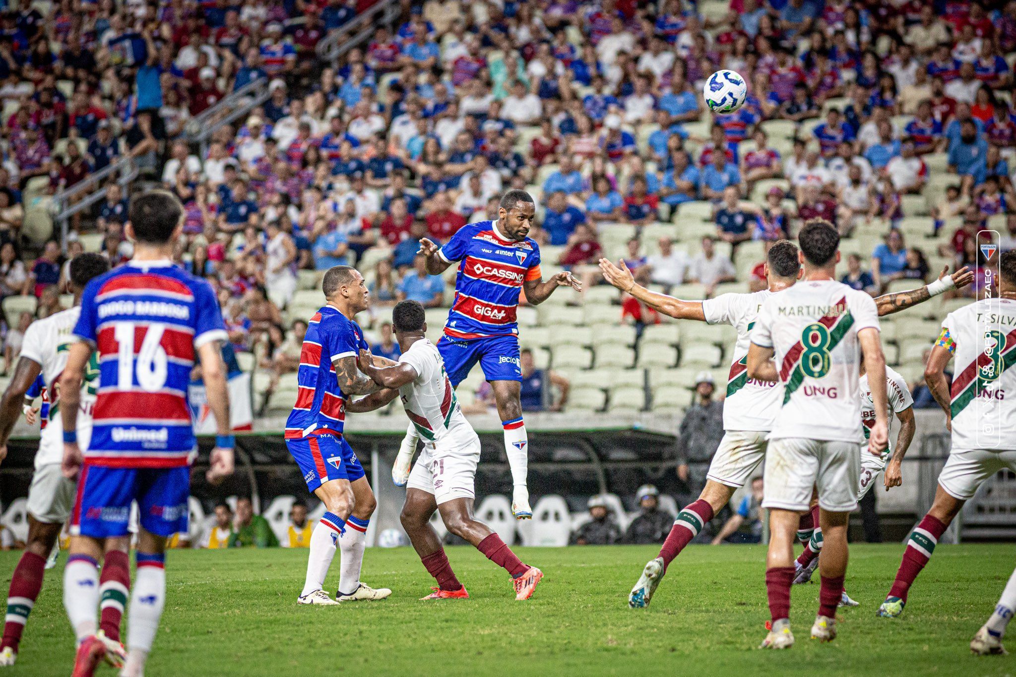 Fortaleza domina Fluminense e vence equipe carioca na estreia do Brasileirão