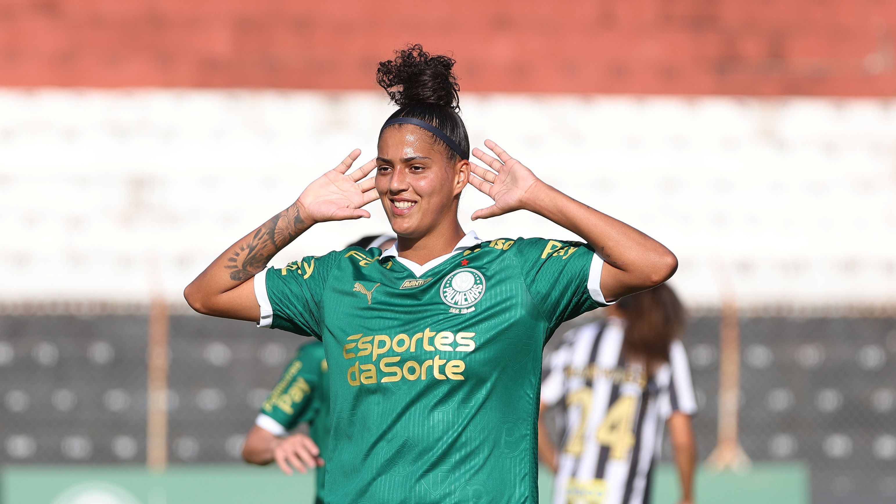 Com hat-trick de Amanda Gutierres, Palmeiras goleia Santos no Brasileiro Feminino