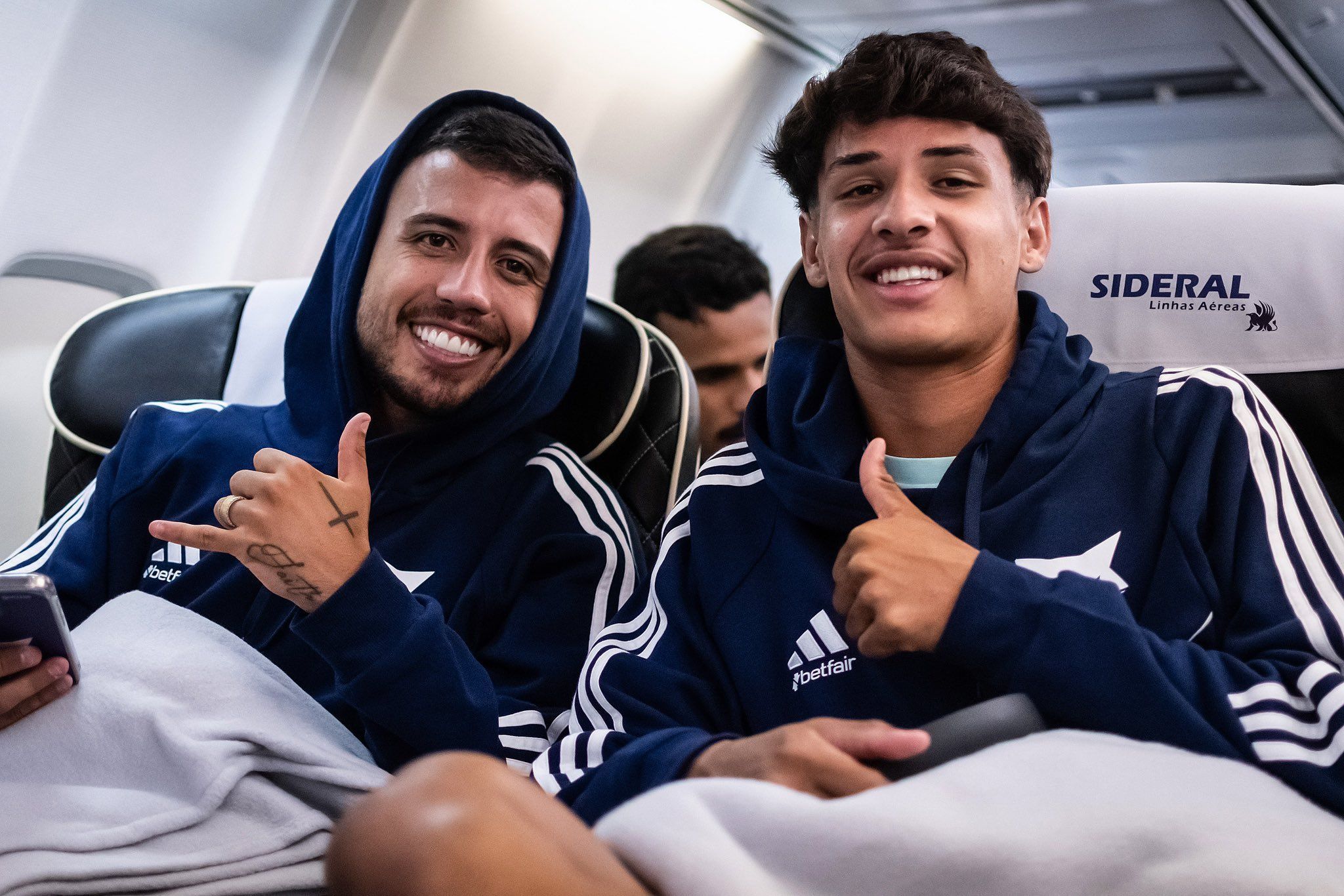 Volante de 19 anos é novidade entre relacionados do Cruzeiro para jogo contra o Inter