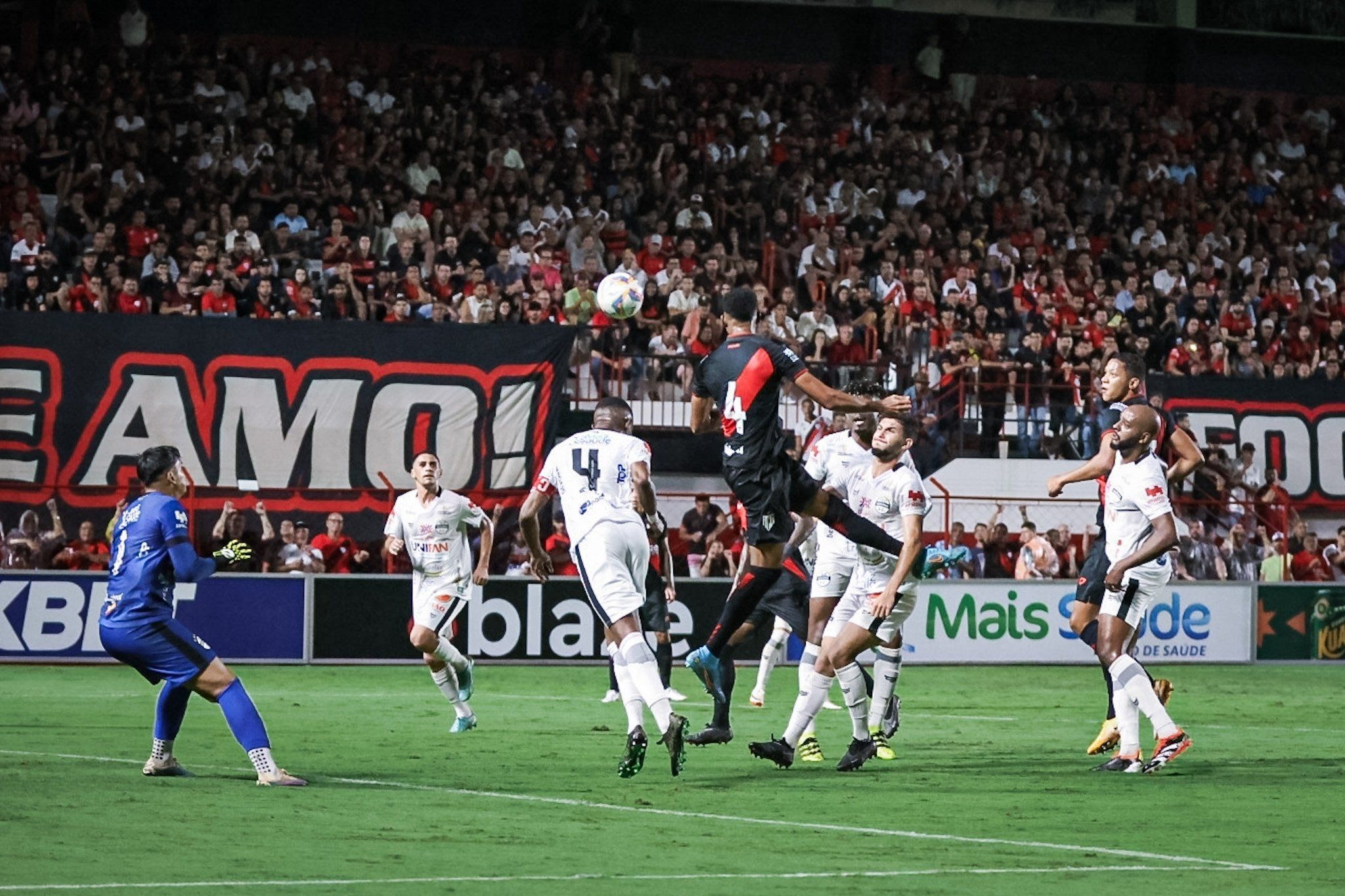 Atlético-GO vence Goiânia novamente e se classifica à final do Estadual