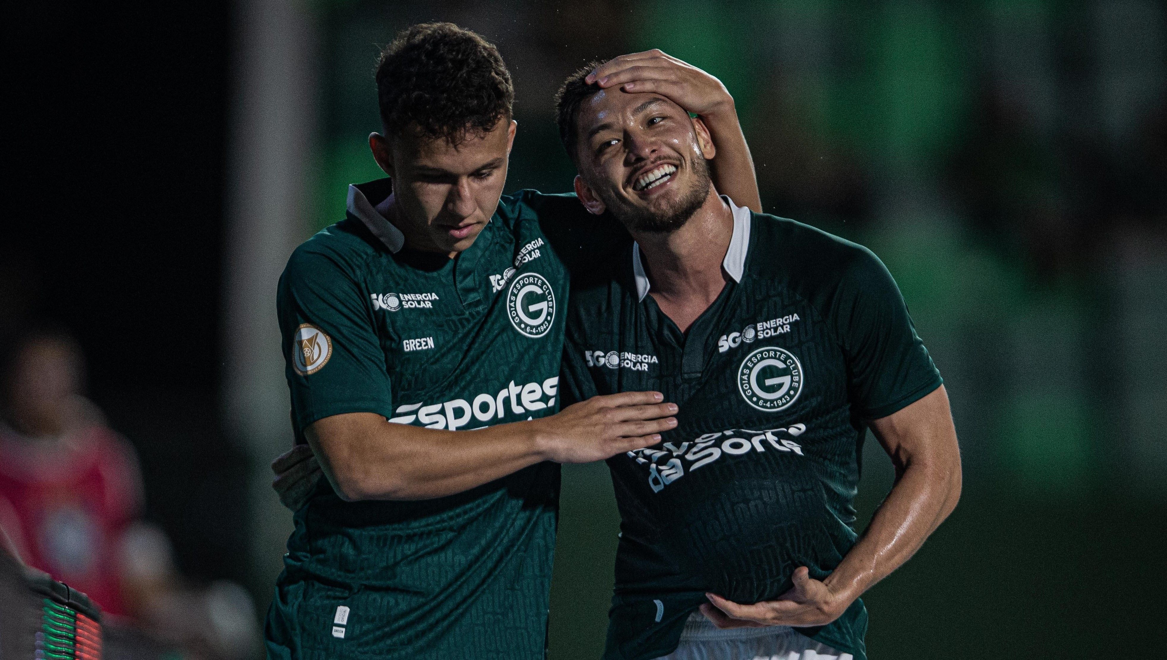 Em duelo de rebaixados, América é derrotado pelo Goiás na despedida da Série A