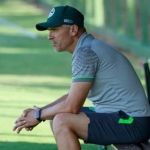 Próximo do rebaixamento, Goiás demite técnico Armando Evangelista