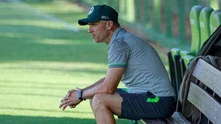 Goiás anunciou a demissão do técnico Armando Evangelista