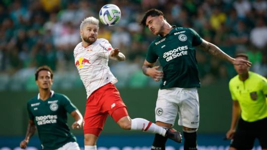 Goiás e Bragantino se enfrentaram nesta quinta-feira, em Goiânia