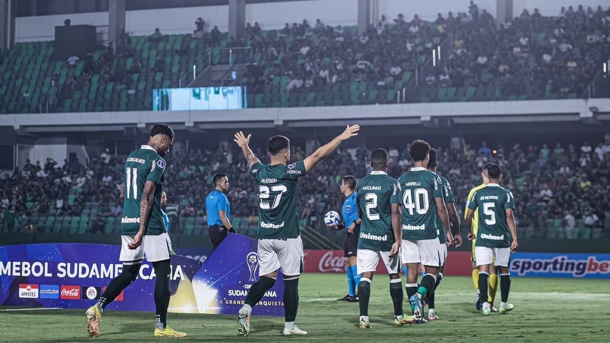 Universitario x Goiás: onde assistir ao jogo
