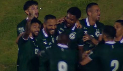 Anselmo Ramon comemora gol em Anapolina 0 x 2 Goiás, pelo Campeonato Gaúcho 2026