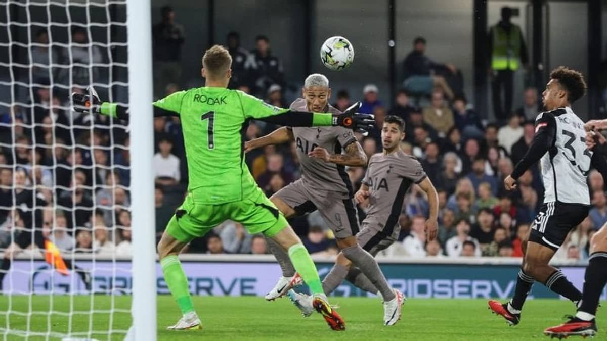 Richarlison marca, mas Tottenham é eliminado pelo Fulham na Copa da Liga Inglesa 