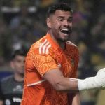 Goleiro do Boca Juniors alfineta gramado do Palmeiras: 'Sintético é para hóquei'