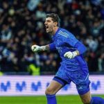 Courtois sente dores em aquecimento e preocupa Real Madrid para Mundial de Clubes