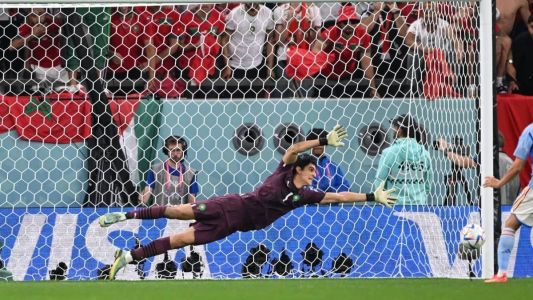 Goleiro Bono brilhou na disputa de pênaltis e ajudou Marrocos na Copa do Mundo