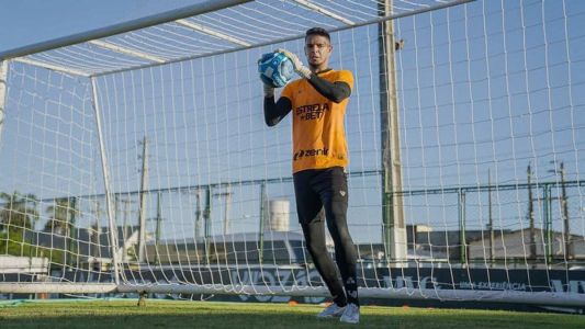 Goleiro Bruno Ferreira será novamente titular no gol do Ceará nesta quarta, contra o Avaí