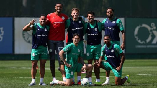 Goleiro Carlos Miguel no primeiro treino no Palmeiras