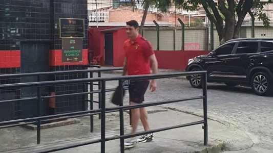 Goleiro Dênis volta a integrar a delegação do Sport
