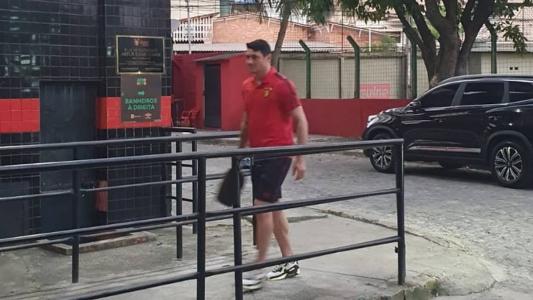 Goleiro Dênis volta a integrar a delegação do Sport