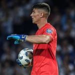 Como fica a situação de Rochet no Inter após o goleiro revelar dores