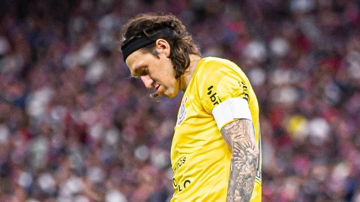 Cássio pede desculpas à torcida após eliminação do Corinthians na Sul-Americana