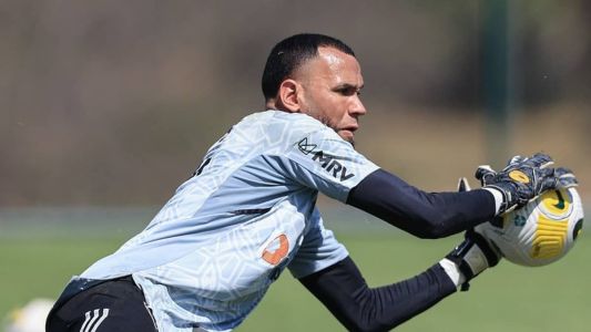 Goleiro Everson procurou não vai se pronunciar sobre o caso