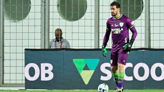 Goleiro foi titular pela última vez há mais de um mês