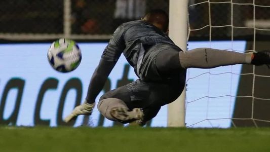 Goleiro Jefferson Paulino brilhou penalidade e ainda converteu uma