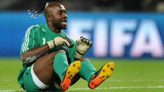 Goleiro Kidiaba durante vitória do Mazembe sobre o Internacional