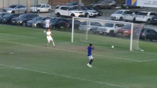 Goleiro Otávio durante partida entre Cruzeiro e Atlético