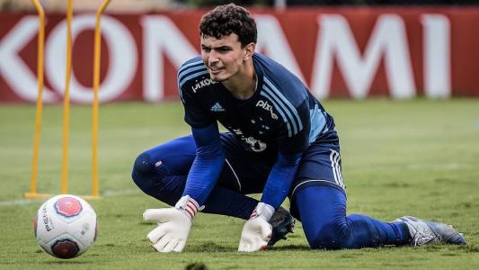 Goleiro Otávio é um dos goleiros do Cruzeiro na Copa São Paulo