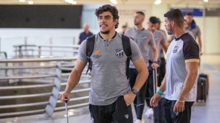 Goleiro Richard embarca com delegação do Ceará para o Sul do país e deve enfrentar o Criciúma, no domingo (21)
