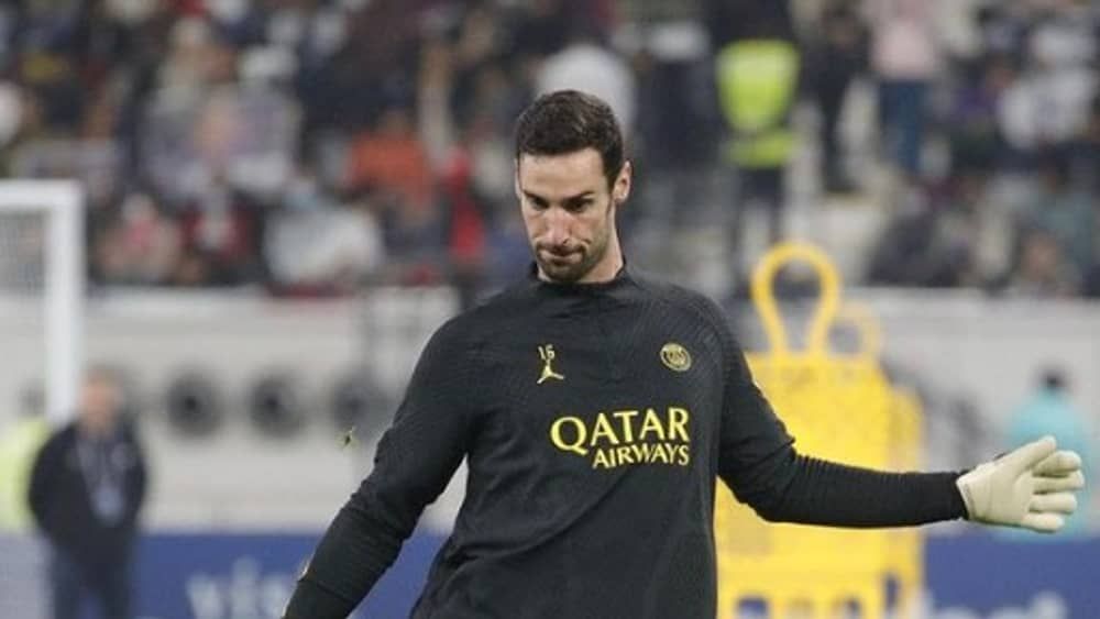 PSG vai homenagear goleiro Sergio Rico após grave acidente