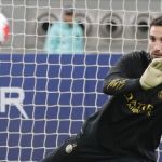 Goleiro do PSG sai do coma e esposa está otimista: 'É um campeão'