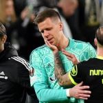 Szczesny se pronuncia após ser substituído com dores no peito