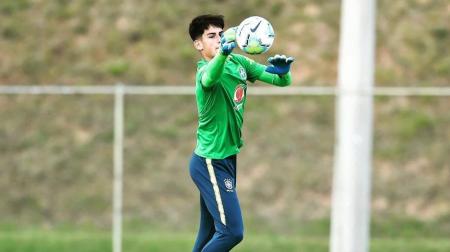Gabriel Souza durante treino da Seleção Brasileira Sub-17