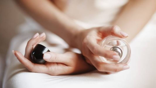 Golpe promete perfume para obter dados de vítimas