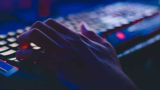 Golpistas comercializam supostos pacotes legítimos da Netflix na dark web