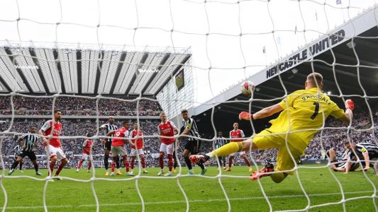 Gols foram de Martin Odegaard e Fabian Schär (contra)