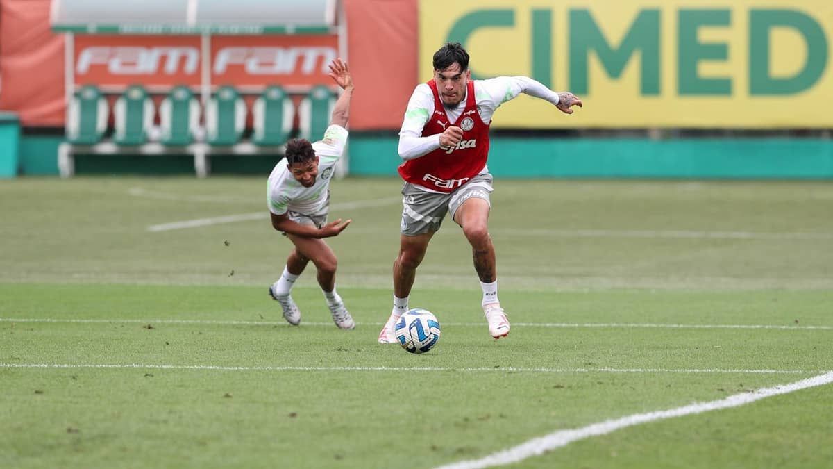 Gómez prevê jogo aberto do Palmeiras contra o Boca: 'Teremos nossas chances'