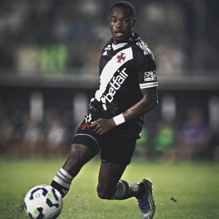 Andrés Gómez já soma seis assistências com a camisa do Vasco