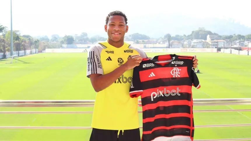 Reforço do Flamengo é regularizado e deve estrear na Copa do Brasil