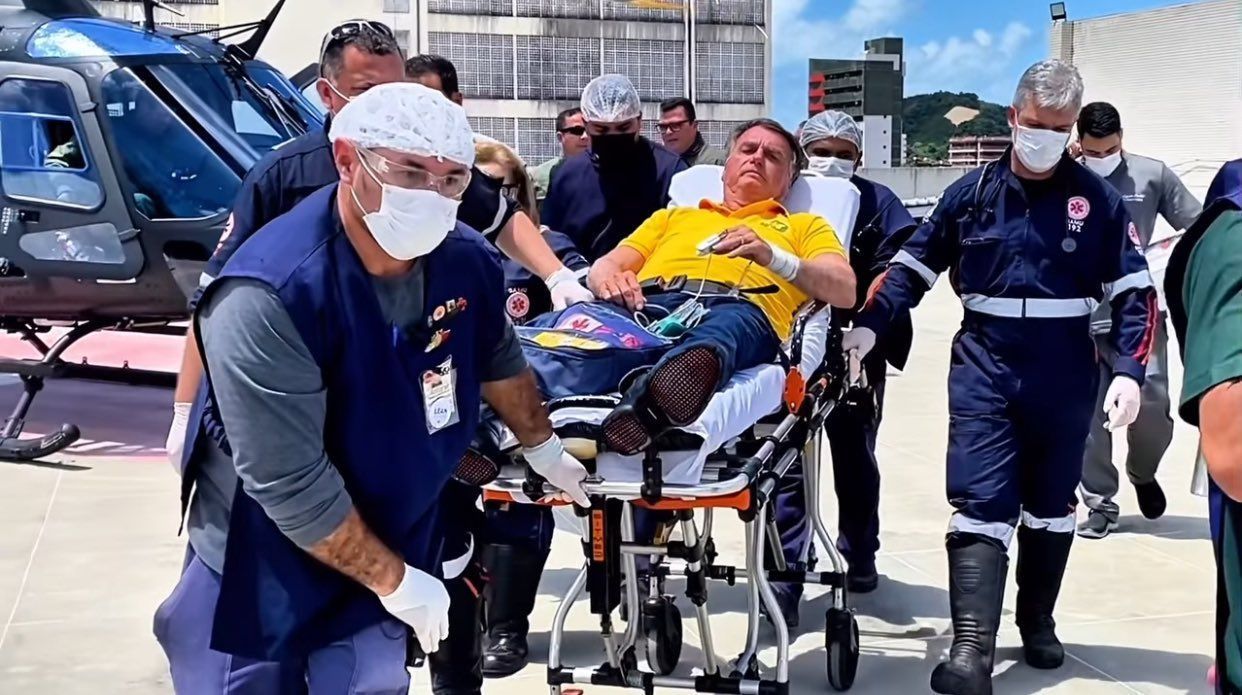 Bolsonaro começou a passar mal de madrugada e foi medicado por ex-ministro